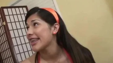 Figlia e madre scopate da questo ragazzo, sono molto eccitate..